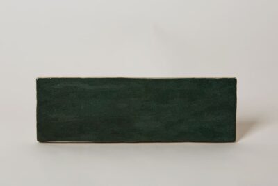 Zielona płytka ceramiczna w rozmiarze 6,5x20cm