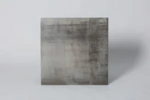 Hiszpański gres z efektem betonu i śladami przetarcia w formacie 60x60cm i kolorze szarym