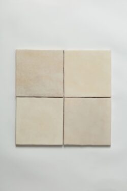 Beżowe kafelki do łazienki - EQUIPE Artisan Ochre 13,2x13,2 cm. Płytki łazienkowe, ścienne od hiszpańskiego producenta Equipe. Artisan płytki.