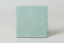 Błękitne kafelki - EQUIPE Artisan Aqua 13,2x13,2 cm. Kafelki ceramiczne na ścianę w kolorze morskim do łazienki, kuchni.