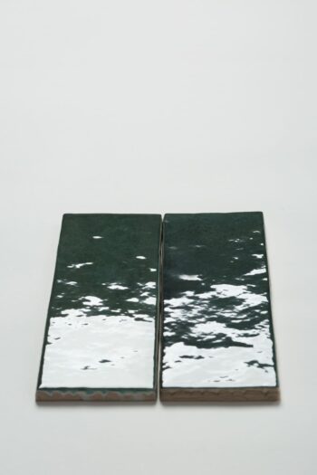 Equipe płytki zielone - Artisan Moss Green 6,5x20 cm. Płytki ścienne, hiszpańskiego producenta Equipe Ceramicas z połyskującą powierzchnią.