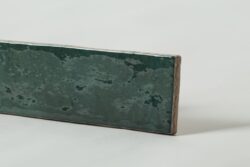 Zielone płytki ścienne - Equipe Artisan Moss Green 6,5x20 cm. Kafelki na ścianę w kolorze zielonym do kuchni, łazienki.