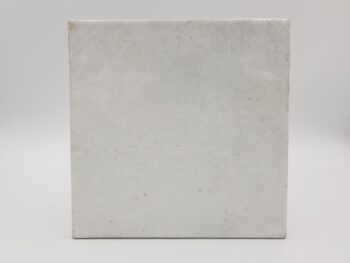 Białe płytki na ścianę - Peronda Harmony Mayolica Plain 15x15 cm. Kafelki z białą, błyszczącą, postarzaną - popękaną powierzchni. Przeznaczone do kuchni, łazienki.