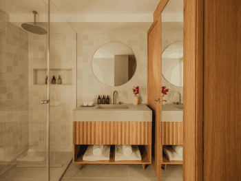 Beżowa łazienka z prysznicem - Inspiracje, aranżacje