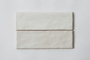 Liistwy ceramiczne wykończeniowe - Harmony TRIM.RIAD WHITE 6,5×20cm. Biała listwa w połysku z zaokrąglonym górnym bokiem.