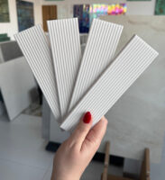 Białe lamele ceramiczne - Estudio Glenbrook Polar White Stripes 5X20