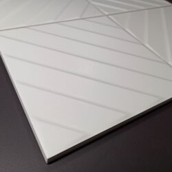 Białe płytki ścienne 3d - MARCA CORONA 4D diagonal white 20x20cm. Włoskie, kwadratowe kafelki dekoracyjne, trójwymiarowe do łazienki.