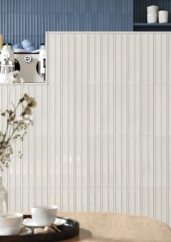 Płytki trójwymiarowe włoskie na ścianę białe zimne Marca Corona Miniature Rima Brina 6x24 K050