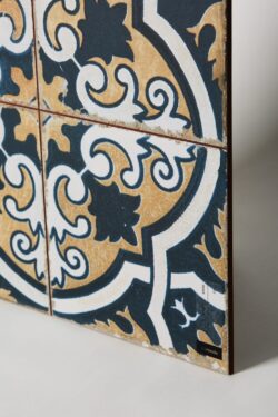 Hiszpańskie płytki ceramiczne - Peronda FS Original FS-2 45x45 cm. Płytka dekoracyjna z wzorem w kolorach: niebieski, żółtym i białym.