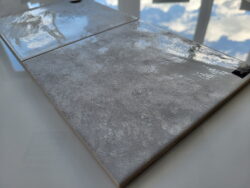 Płytki w stylu retro - Peronda FS Tradition square silver lt 20x40 c,. Płytki z matową i błyszczącą, nierówną powierzchnią na ścianę.