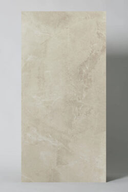 Kafelki marmurowe, szaro beżowe - Cerdomus Sybil Beige Rt 60x120 cm. Włoskie płytki na podłogę i ścianę z żyłkami w odcieniach beżu, szarości i bieli.