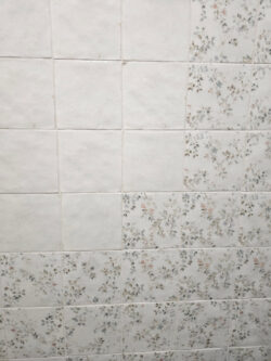 Kafelki kuchenne z motywem roślinnym Harmony Mayolica Bloom 15x15