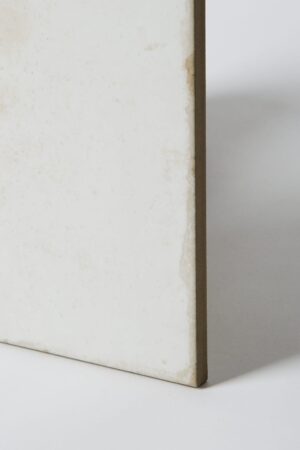 Płytki białe retro - Peronda Harmony Lenos Plain 22,3x22,3 cm. hiszpańskie, kwadratowe kafle z efektem zużycia - widoczne przetarcia i przebarwienia.,