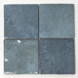 Błękitne kafelki kwadratowe Harmony Dyroy Aqua 10x10