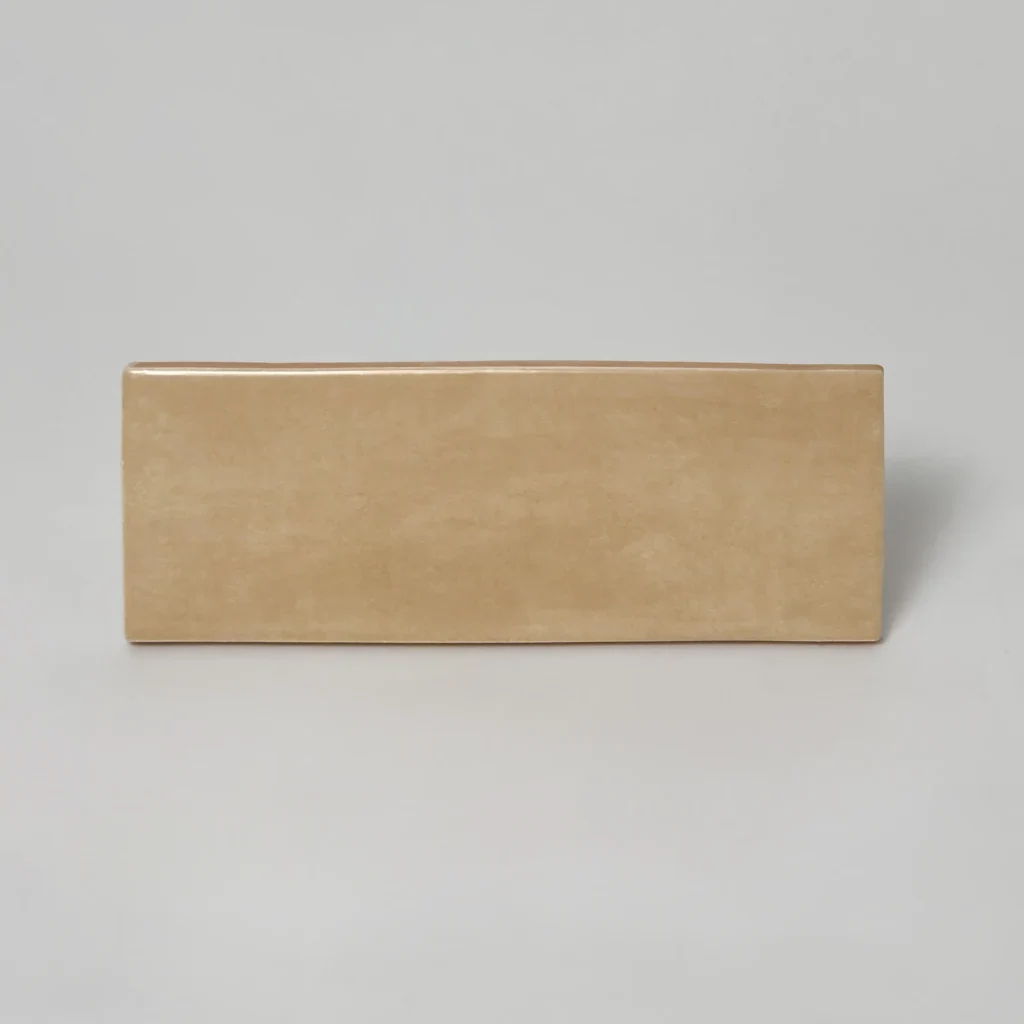 Płytki cegiełki błyszczące ciepły piaskowy beż Vilar Albaro Zoe Beige 7,5x20. Płytki ceramiczne ścienne.
