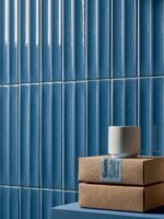 Małe płytki ścienne 3d niebieskie w połysku Marca Corona Miniature Rima Indigo 6X24