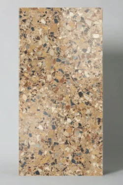 Płytki lastryko beżowe Cerdomus Neoclassica Ambra 60x120 cm Polished. Ciepłe lastryko w odcieniach beżu i brązu z wielokolorowym kruszywem