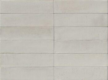 Białe płytki do łazienki - Marazzi Crogiolo Lume Off White MA9P. Włoskie płytki z błyszczącą powierzchnią na ścianę lub podłogę.