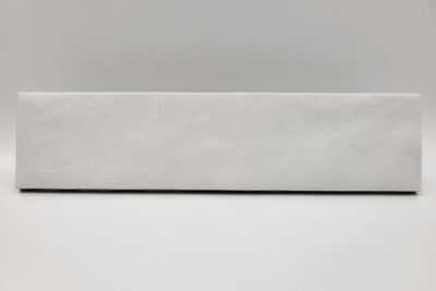 Płytka cegiełka biała matowa - Peronda Harmony RABAT WHITE 6×24,6 cm. Hiszpańska płytka ceramiczna na ścianę w matowym wykończeniu z lekko pofalowaną powierzchnią.