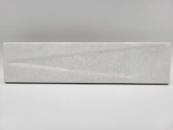 Płytka dekoracyjna, biała - Harmony Bari White Decor 6x24,6. Hiszpańska płytka cegiełka z wklęsłą powierzchnią w połysku. Płytki dekoracyjne do łazienki, ścienne,
