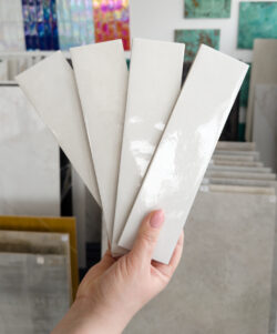 Płytki ścienne białe Marca Corona Miniature Soda Bianco Sale 6X24