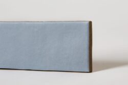 Płytki niebieskie cegiełki, matowe - Peronda Harmony RABAT BLUE 6x24.6cm. Hiszpańskie płytki ceramiczne na ścianę do łazienki i kuchni w pastelowym niebieskim kolorze.