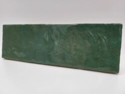Płytka cegiełka zielona - Peronda RIAD GREEN 6,5x20 cm. Oryginalna płytka ceramiczna, przypominająca ręcznie wykonaną ceramikę ścienną.