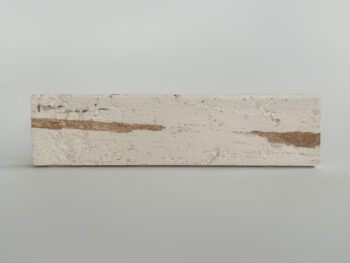 Białe kafelki, malowane drewno - Natucer Sequoia Blanc 6,2x25cm. Płytki ścienne z wżerami.