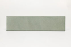 Kafelki cegiełki zielone, stonowane z satynową powierzchnią 6x24 cm - Marca Corona Cera Verde Candito 6x24 J425