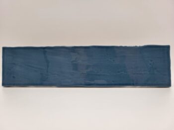 Lazurowe płytki - Peronda Harmony Poitiers Azure 7,5x30 cm. Kafelki cegiełki na ścianę w połysku z nierówną powierzchnią.