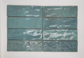 Morskie płytki do łazienki - Peronda Harmony RIAD AQUA 6,5×20 cm. Kafelki w kolorze błękitnym w różnych odcieniach. Płytki kuchenne, łazienkowe w małym formacie.