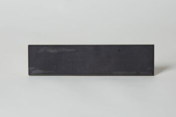 Płytki antracytowe - Peronda Harmony AQUA ANTHRACITE 6x24,6cm. Ciemnoszara cegiełka na ścianę w połysku.