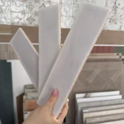 Płytki cegiełki lawendowe fioletowe krakelura Estudio Vitral Lavanda 7,5x30. Płytki ścienne z delikatnymi odcieniami.