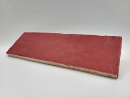 Płytki czerwone - Peronda Harmony SAHN RED 6,5×20 cm. Rustykalna płytka z matową powierzchnią, wyglądającą na ręcznie wykonaną.