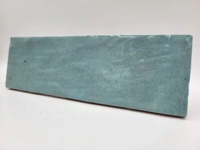 Płytki kolor morski - Peronda Harmony RIAD AQUA 6,5×20 cm. Kafelki cegiełki na ścianę z nieregularna powierzchnią, idealne do łazienki lub kuchni.