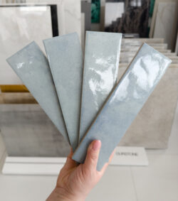 Płytki łazienkowe błękitne Marca Corona Miniature Soda Azzurro Artico 6X24