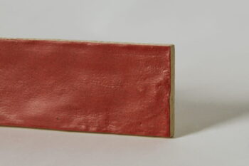 Płytki ścienne czerwone - Peronda Harmony SAHN RED 6,5×20 cm. Kafelki ceramiczne przypominające ręcznie wykonane płytki w starym stylu. Produkt z matową powierzchnią, nierektyfikowany.