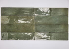 Płytki ścienne zielone - Peronda Harmony BARI GREEN 6×24,6 cm. Oryginalne, hiszpańskie kafelki w połyski z lekko wklęsłą powierzchnią.