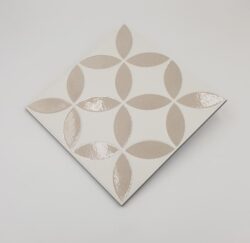 Harmony Mayari Taupe Petals LT 22,3x22,3 - Dekoracyjna płytka szarobrązowa