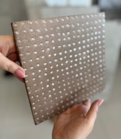 Harmony PANGEA Chocolate Spot LT 22,3X22,3