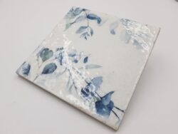 Kafelki motyw roślinny - Harmony Mayolica Woods 15x15 cm. Starzone, błyszczące kafelki do kuchni i łazienki z niebiesko - zielonym motywem roślinnym.