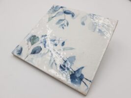 Kafelki motyw roślinny - Harmony Mayolica Woods 15x15 cm. Starzone, błyszczące kafelki do kuchni i łazienki z niebiesko - zielonym motywem roślinnym.