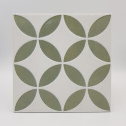 Kafelki ozdobne, zielone - Peronda Harmony Mayari Green Petals LT 22,3x22,3 cm. Hiszpańskie płytki z błyszczącym, zielonym wzorem i matową, białą powierzchnia.