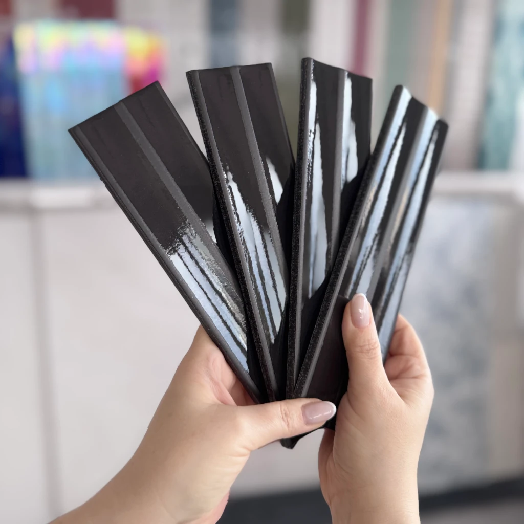 Marca Corona Miniature Rima Tartufo 6X24 płytki trójwymiarowe ścienne czarne błyszczące