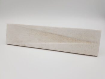 Płytki beżowe - Harmony Bari Sand Decor 6x24,6 cm. Kafelki ścienne z błyszczącą powierzchnią 3D ze śladami przetarcia.