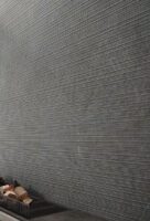 Płytki strukturalne, szare - Impronta Limestone Dark Riga 60x120 rett. Kafle dekoracyjne na ścianę z ryflami trójwymiarowymi.