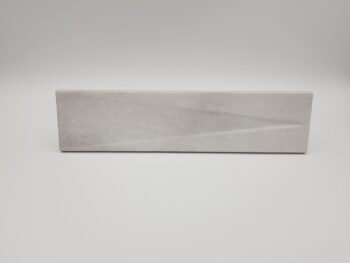 Szary dekor płytki - Harmony BARI SILVER DECOR 6x24,6 cm. Dekor w małym, podłużnym formacie cegiełki z połyskującą powierzchnią 3D.