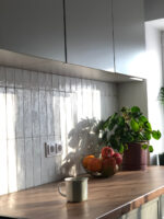 Białe cegiełki w kuchni - Peronda Harmony SUNSET WHITE 6x25cm