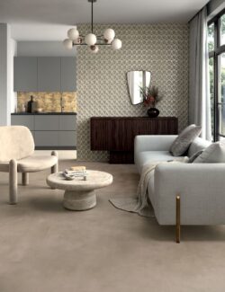 Czarno złote płytki do kuchni - Marca Corona Miniature FUOCO ORO BRUNITO 6x24cm. Fartuch kuchenny z płytkami cegiełkami, imitującymi stare złoto, mosiądz.