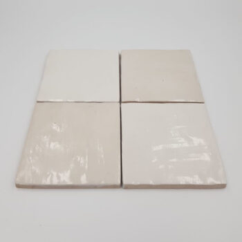Kafelki białe kwadratowe - Peronda Harmony Riad white 10x10 cm. Płytki w połysku na ścianę z nieregularną powierzchnią z efektem rzemieślniczym.